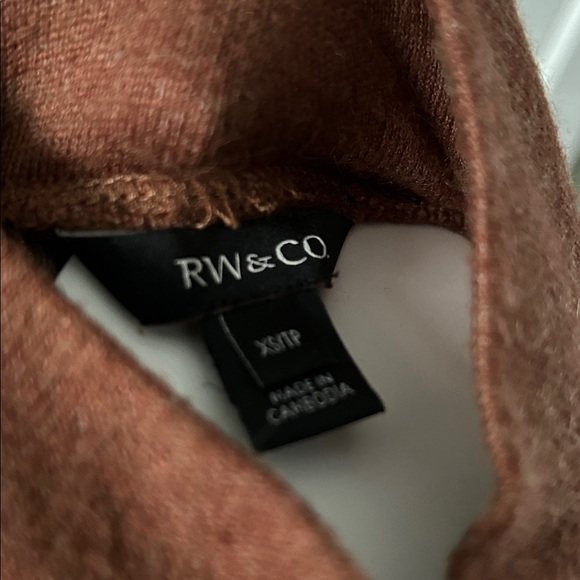 RW&Co Umber Turtleneck Pullover - Picture 9 of 10